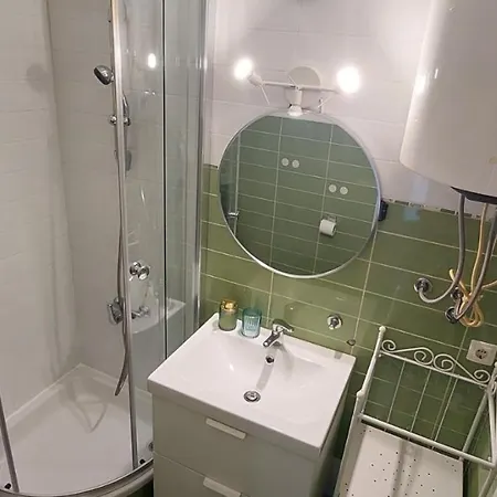 Mirjam Apartment *