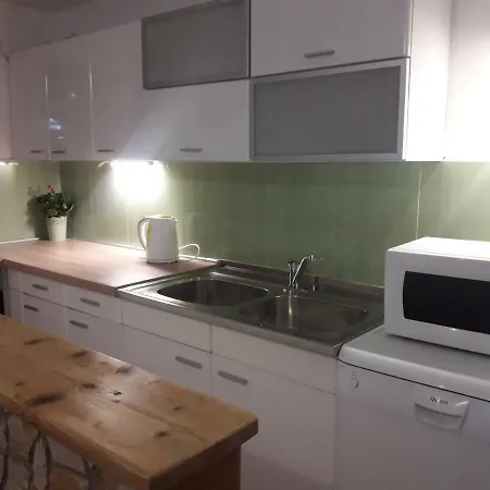 Mirjam Apartment *